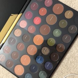 Morphe 39A (Dare To Create) Holiday Edition
